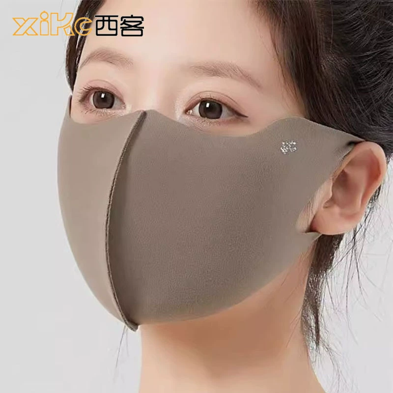 Двусторонняя теплая и холодная маска Delong осенью и зимой