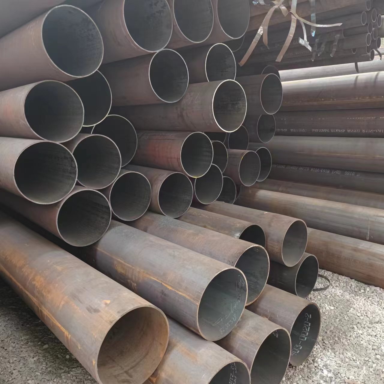 现货四川无缝钢管中厚壁无缝大小口径冷拔精密合金管热轧大口径