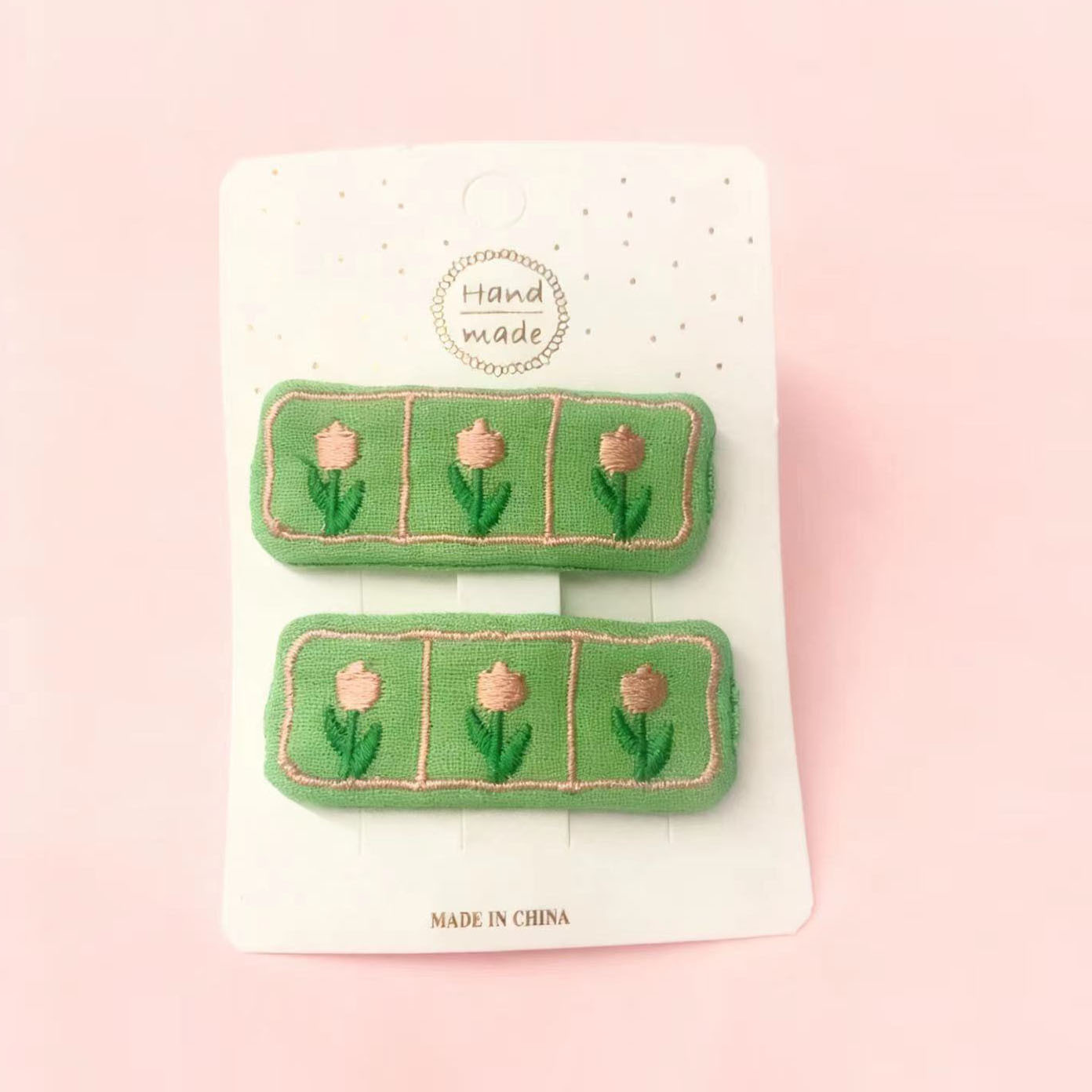 초록색 작은 꽃 3송이