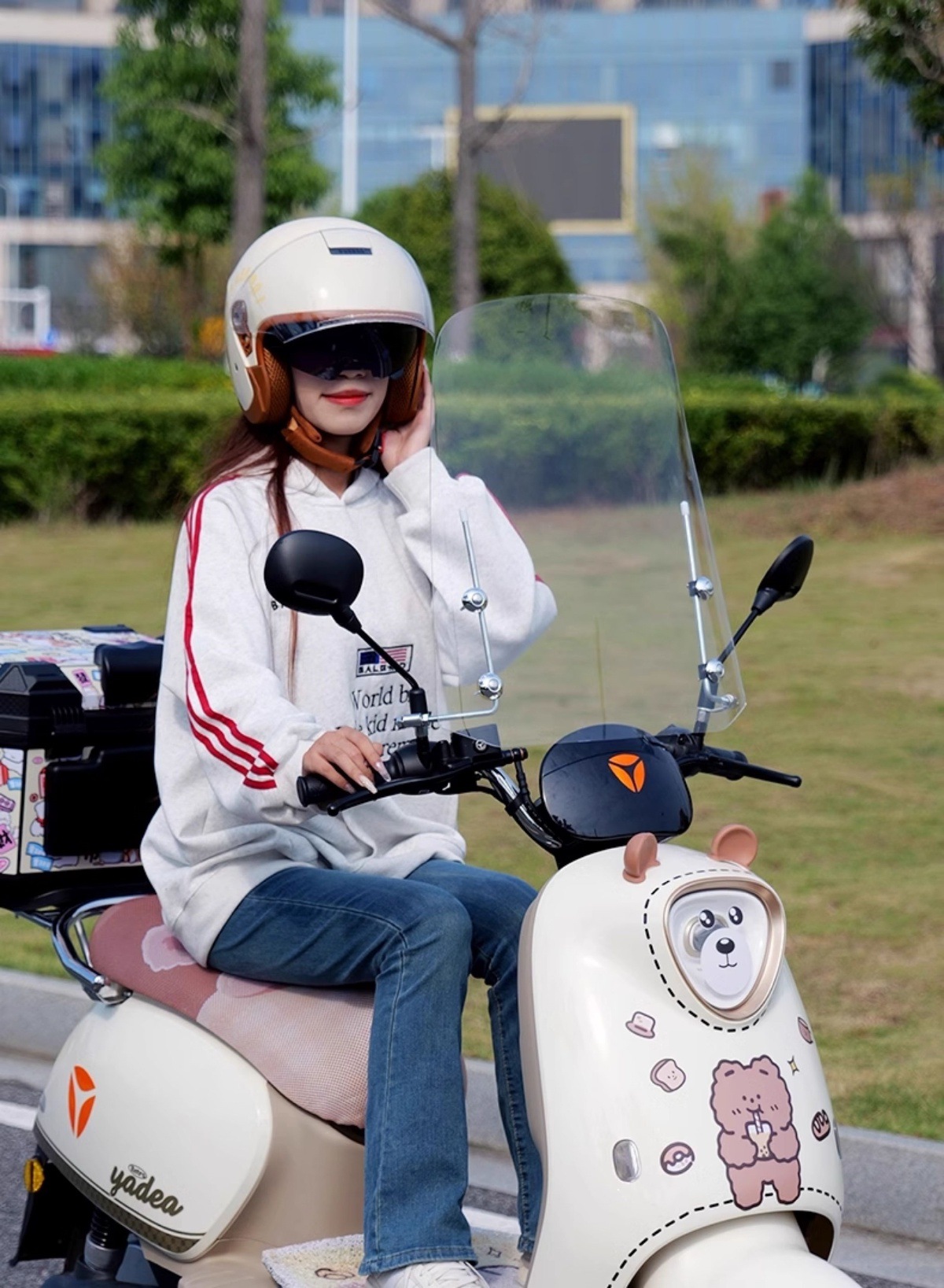Electric Vehicle Front Windshield, Battery Vehicle, Motorcycle Universal Windshield, High-Definition Thickened Version
