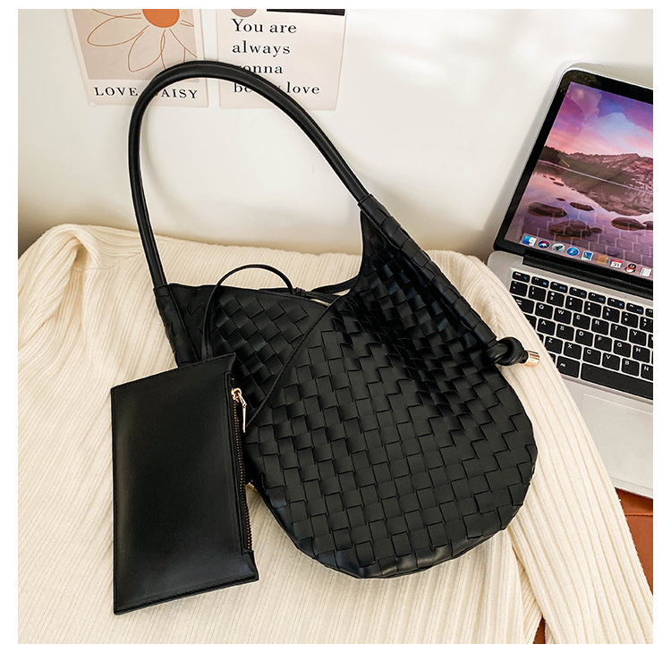 Women's Medium Pu Leather Solid Color Basic Vintage Style Weave Open Underarm Bag display picture 34