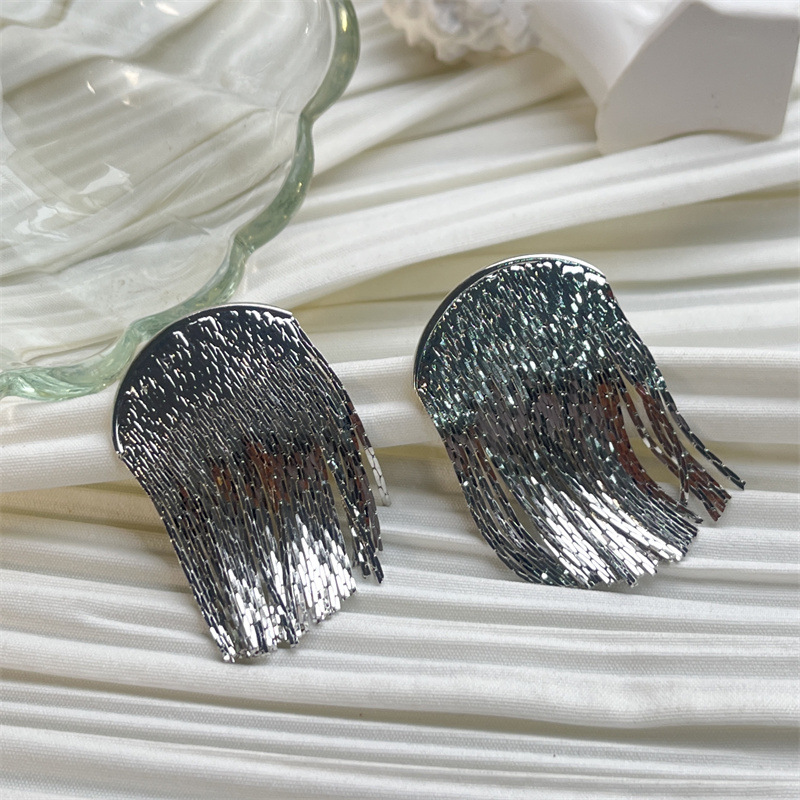 16g Weight Ear Studs Classification 1 Pair Quantity Daily Occasion Copper Material Leaf Pattern Women'S Gender Plating Design Fashion Style 1 Pair Fashion Leaf Plating Copper Ear Studs 无