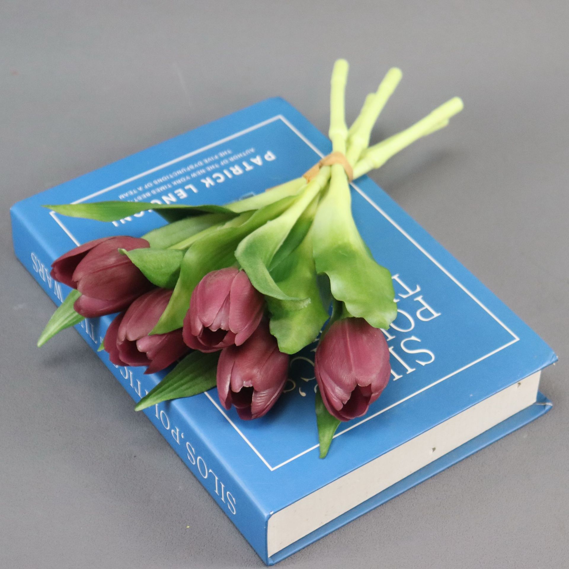 5 flores ramas cortas 28CM mano pegamento suave sensación de tulipas flores simuladas decoración de flores flores falsas ramo de flores