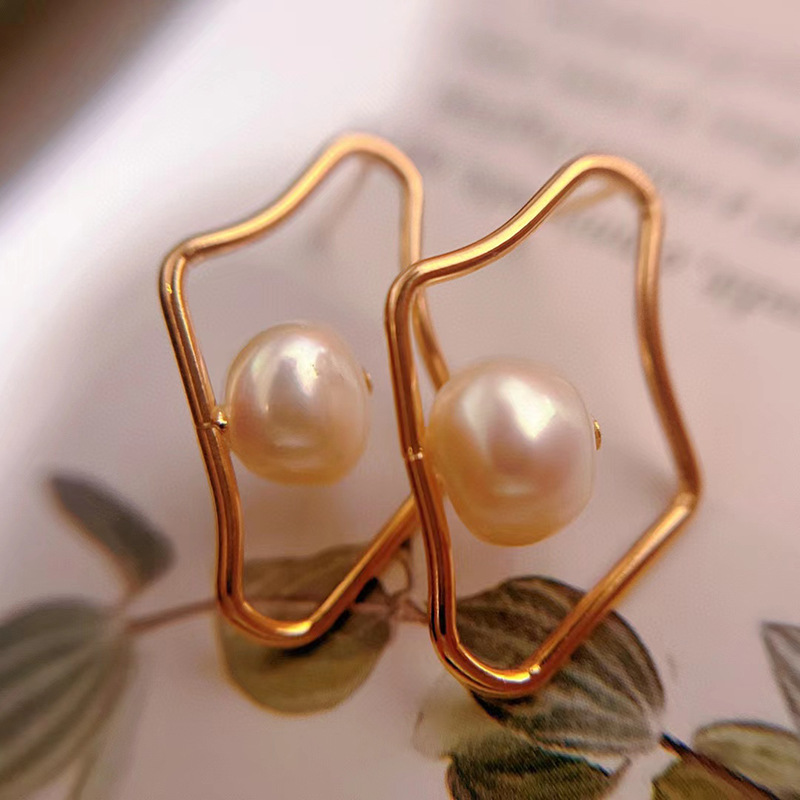 French Baroque Ear Studs s925 Silver needle Flower Irregular A small minority design natural freshwater Pearl new pattern Earrings