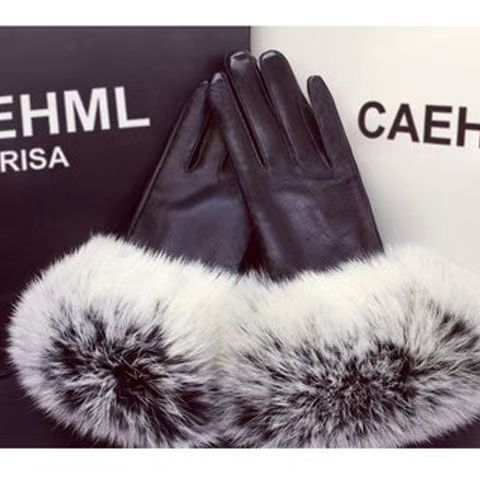 羊の皮の手袋の女性の冬のかわいい韓国版のウサギの毛は厚い保温の防寒に乗ってタッチパネルの皮の手袋に乗って運転します。