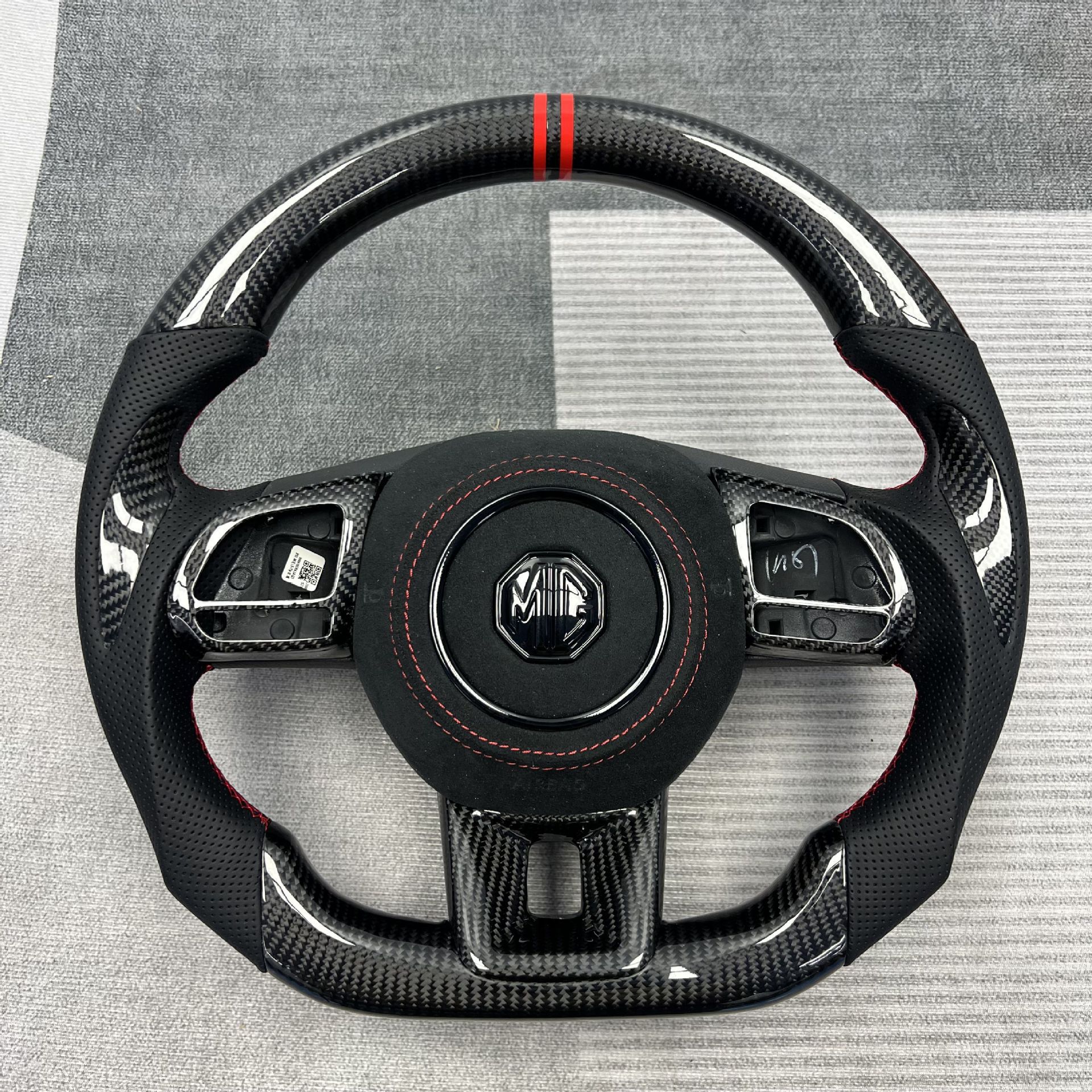 Custom Carbon Fiber Steering Wheel from the Source Manufacturer, Suitable for Modification and Processing of Roewe Mg Car Steering Wheels