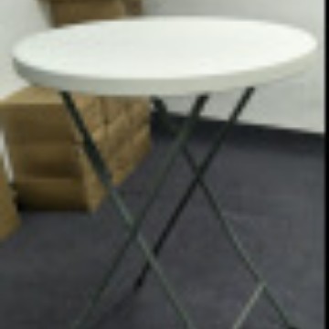 Puesto al aire libre mesa plegable simple portátil al por mayor mesa de camping y silla de oficina en casa tira de plástico noche mercado mesa de comedor