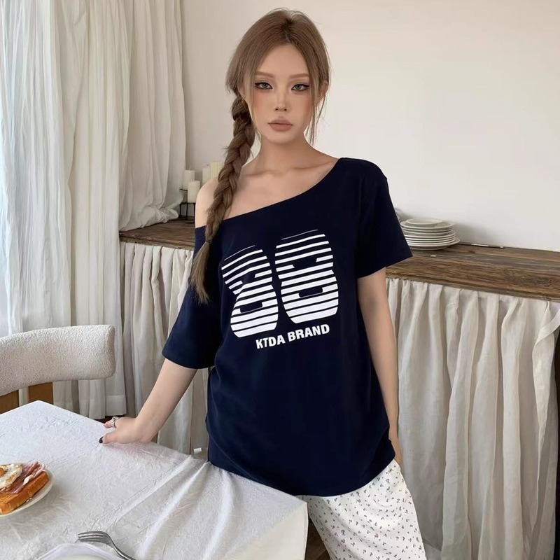 ドロップシッピングオフショルダー半袖レディース Tシャツワンショルダー 2025 新しい女性のルーズレイジーリラックスオフショルダートップ|undefined