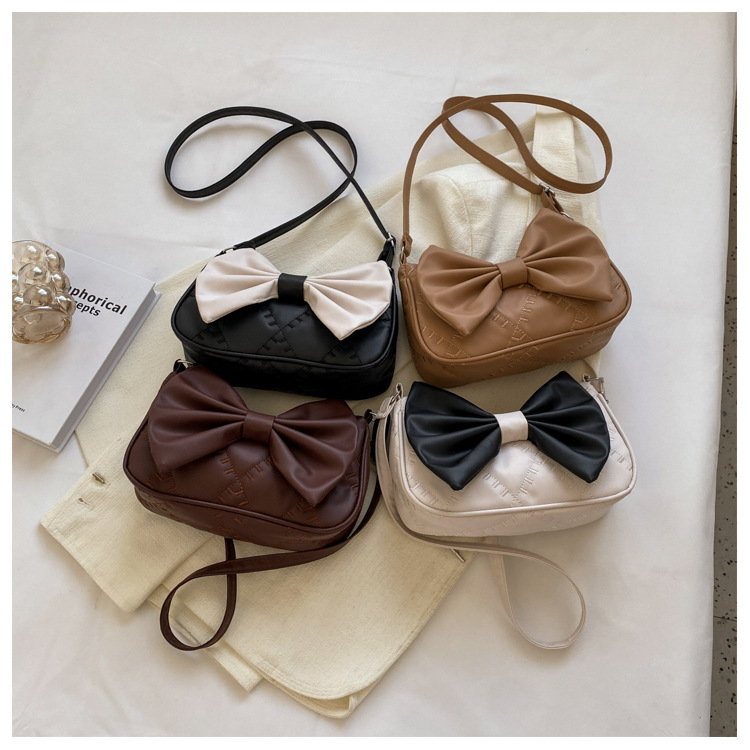 Women's Small Spring&summer Pu Leather Solid Color Fashion Bowknot Square Flip Cover Underarm Bag display picture 1