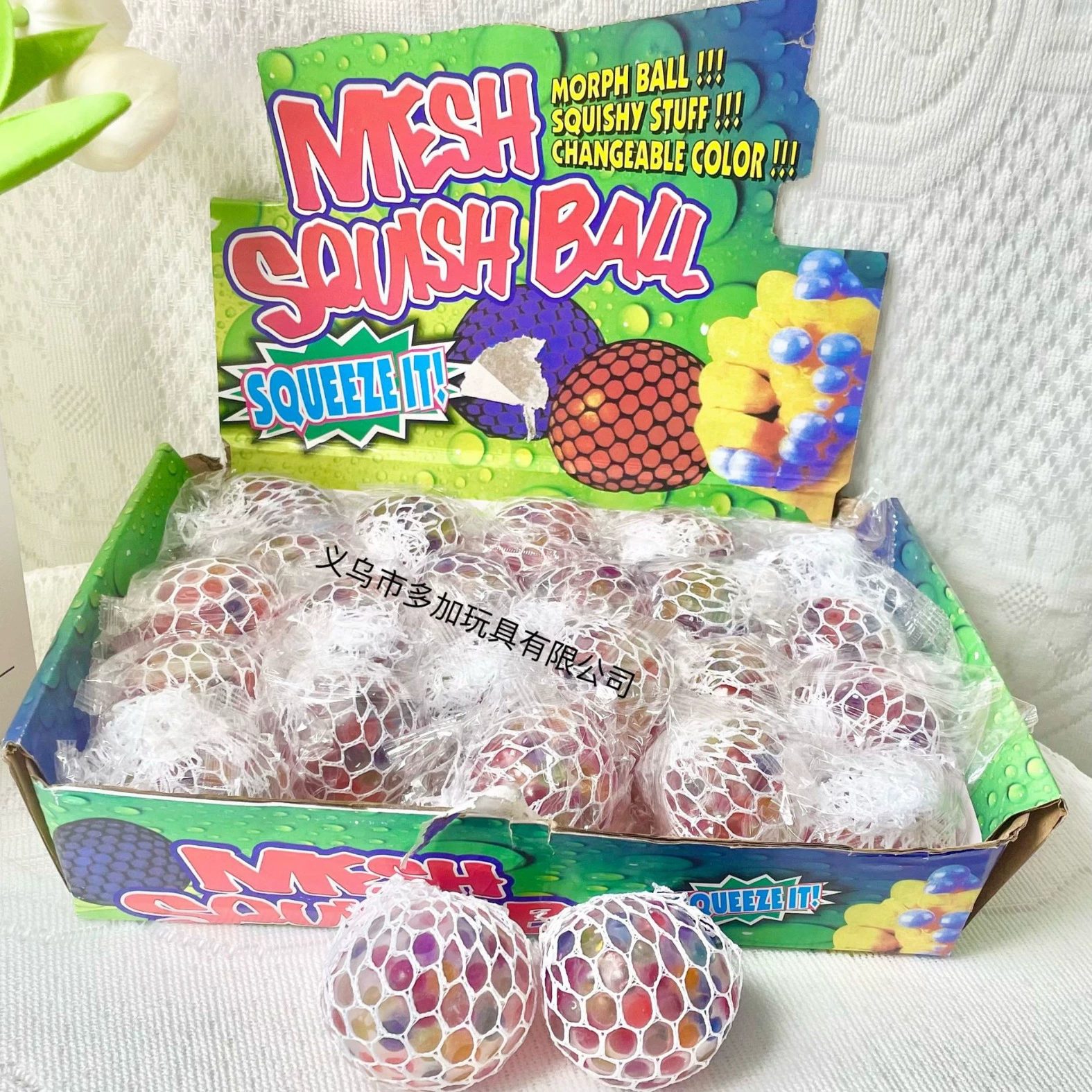 A24 в трубочку, чтобы выпустить виноградный шар