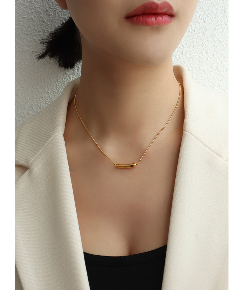 Golden Smile Shape Simple Romantic Titanium Steel Necklace display picture 1