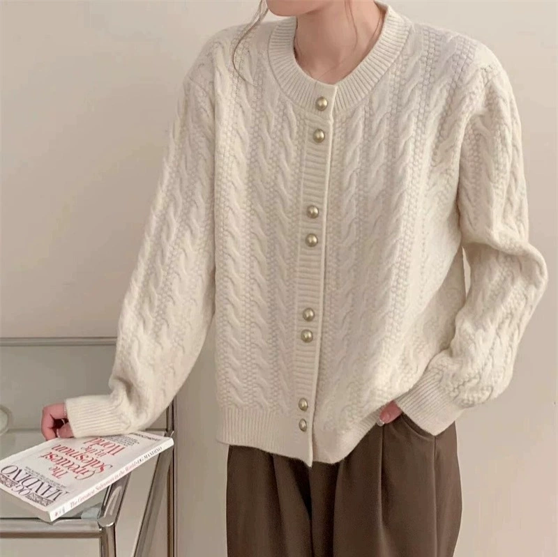 2024 осень новый винтажный спирец с золотыми пряжками нежный ветер вязаный кардиган с круглым вырезом и дизайнерским блузкой свитер топ