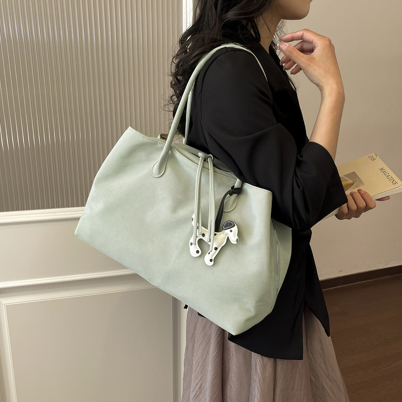 2026 Spring and Summer New Niche Style Contrasting Color Lightweight Travel Nylon Tote Bag Multi-Compartment Large Capacity Shoulder Bag for Women