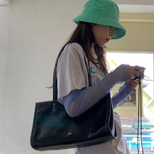 Foreign trade supply, fashionable early autumn tote bag, large capacity shoulder tote bag, casual women's bag, commuting large bag, trendy