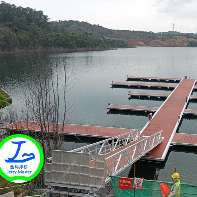 Wow, a floating platform with an aluminum alloy steel structure, a pontoon bridge, a floating platform for viewing, a yacht dock, and a ferry bridge Wow, a floating platform with an aluminum alloy steel structure, a pontoon bridge, a floating platform for viewing, a yacht dock, and a ferry bridge