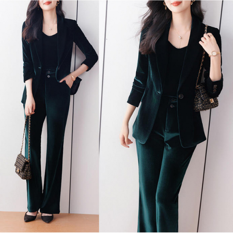 Elegant Gold Velvet Blazer New 2026 Spring/Autumn Fashionable Slim-Fit Suit with Bell-Bottom Pants Elegant Gold Velvet Blazer New 2026 Spring/Autumn Fashionable Slim-Fit Suit with Bell-Bottom Pants