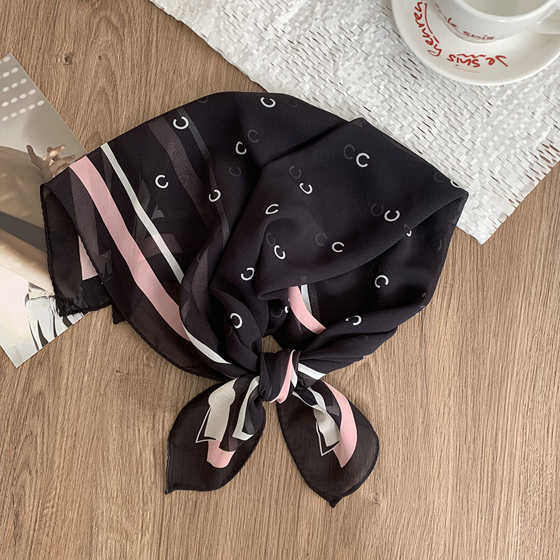 Bufanda de seda Georgette Bufanda cuadrada pequeña con cuello Nueva bufanda pequeña con estampado de anacardo de moda Bufanda de sentido avanzado Bufanda de chal