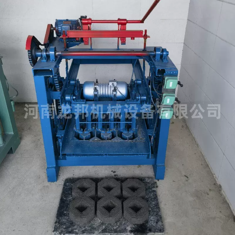 建材小批量生产龙邦4-35制砖机 防尘面板 品质可靠水泥制砖机