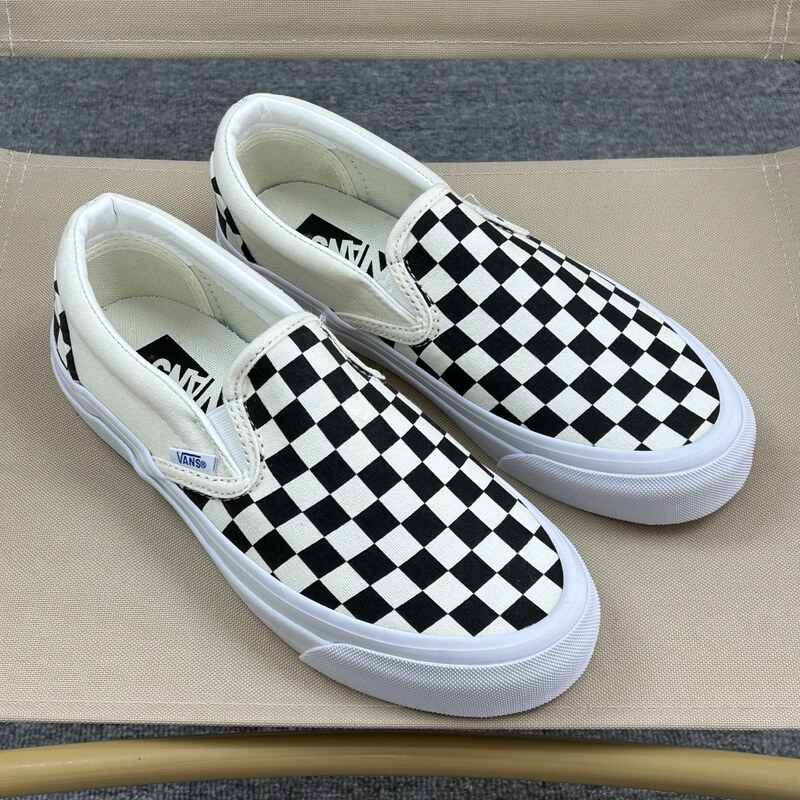 Authentic checkered slip-on Oxford canvas shoes with rubber sole vulcanized shoes