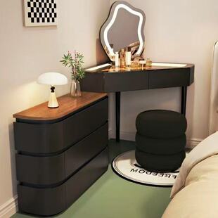 �¿ľС�����D����y̨���Ƕ���һ�w�������Ҡ��ǻ��y����