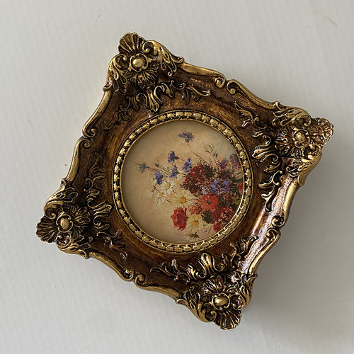 Creative European American style retro golden wedding resin photo frame setting golden resin picture frame carved photo frame wall hanging