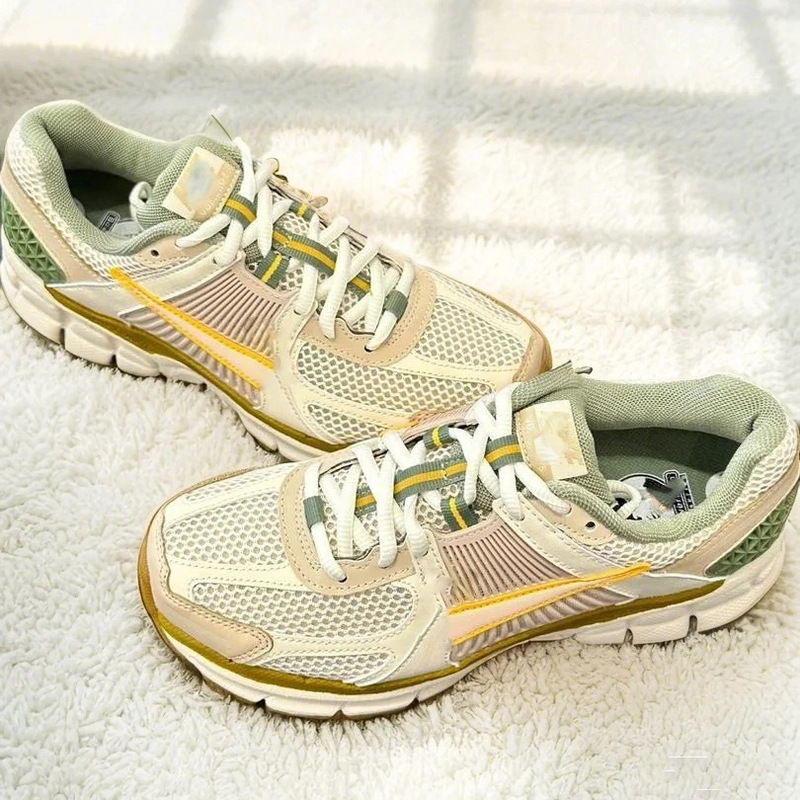 Vomero5 Jogging Shoes Mesh Breathable Retro Versatile Running Shoes Men and Women Casual Sports Commuting Shoes Air Cushion