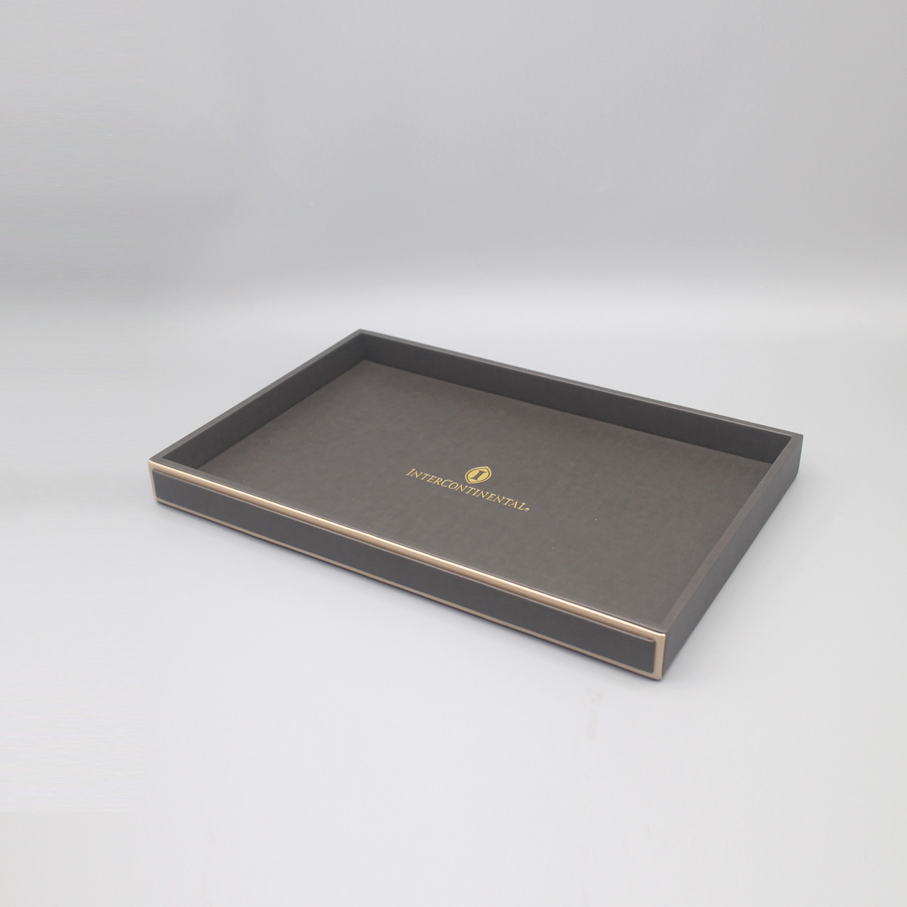 Caja de almacenamiento de hoteles Caja de artículos de cuero de alto nivel Guía de servicio de habitaciones Clip de notas Base de control remoto Kit de residencia