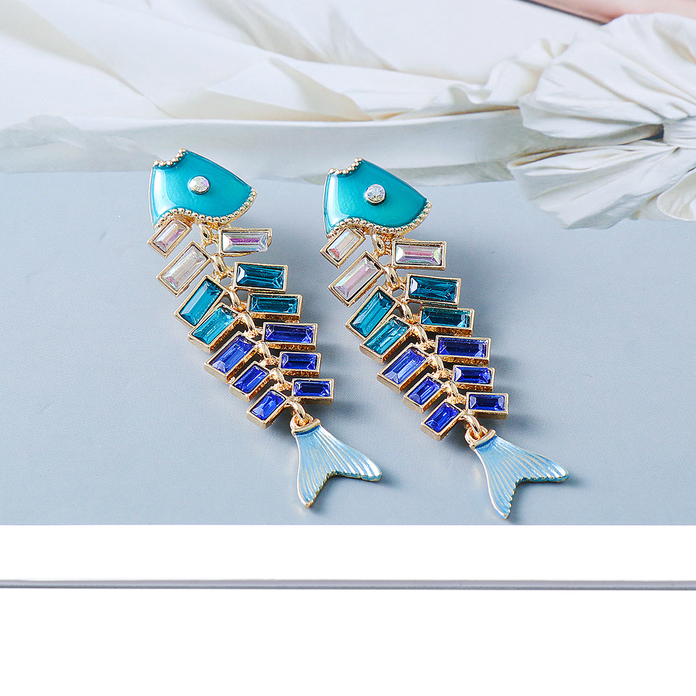 New Creative Personality Exaggerated Fishbone Diamond Earrings Wholesale display picture 4