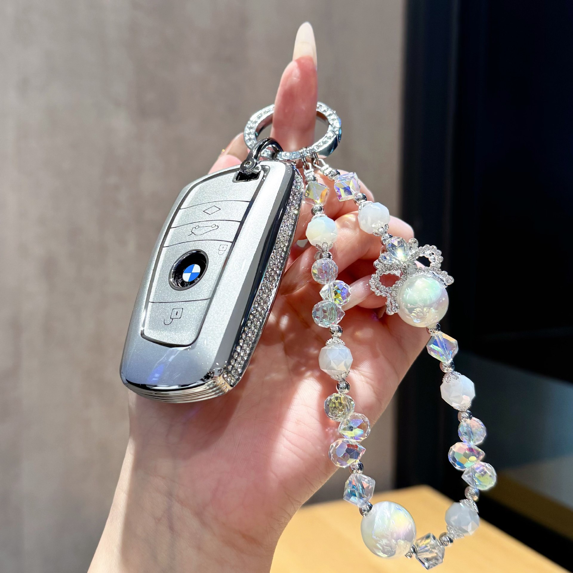 Suitable for BMW key cases, new 3 Series 330li, 5 Series 530li, X1, X2, X3, X4, X5, blade-style women's key case