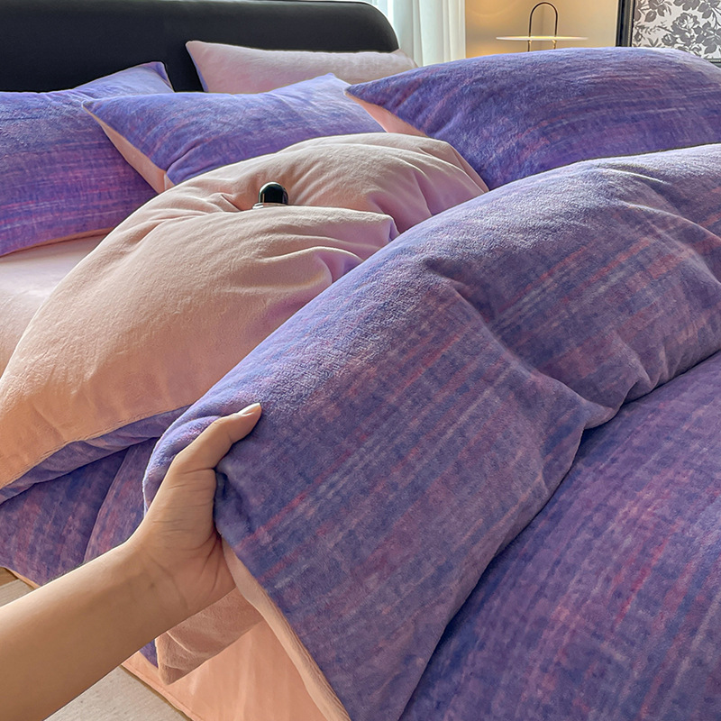 Otoño y invierno de leche de lana de cuatro piezas conjunto 2025 nuevo doble cara sábanas de lana de coral cubierta de cama de tres piezas grueso conjunto