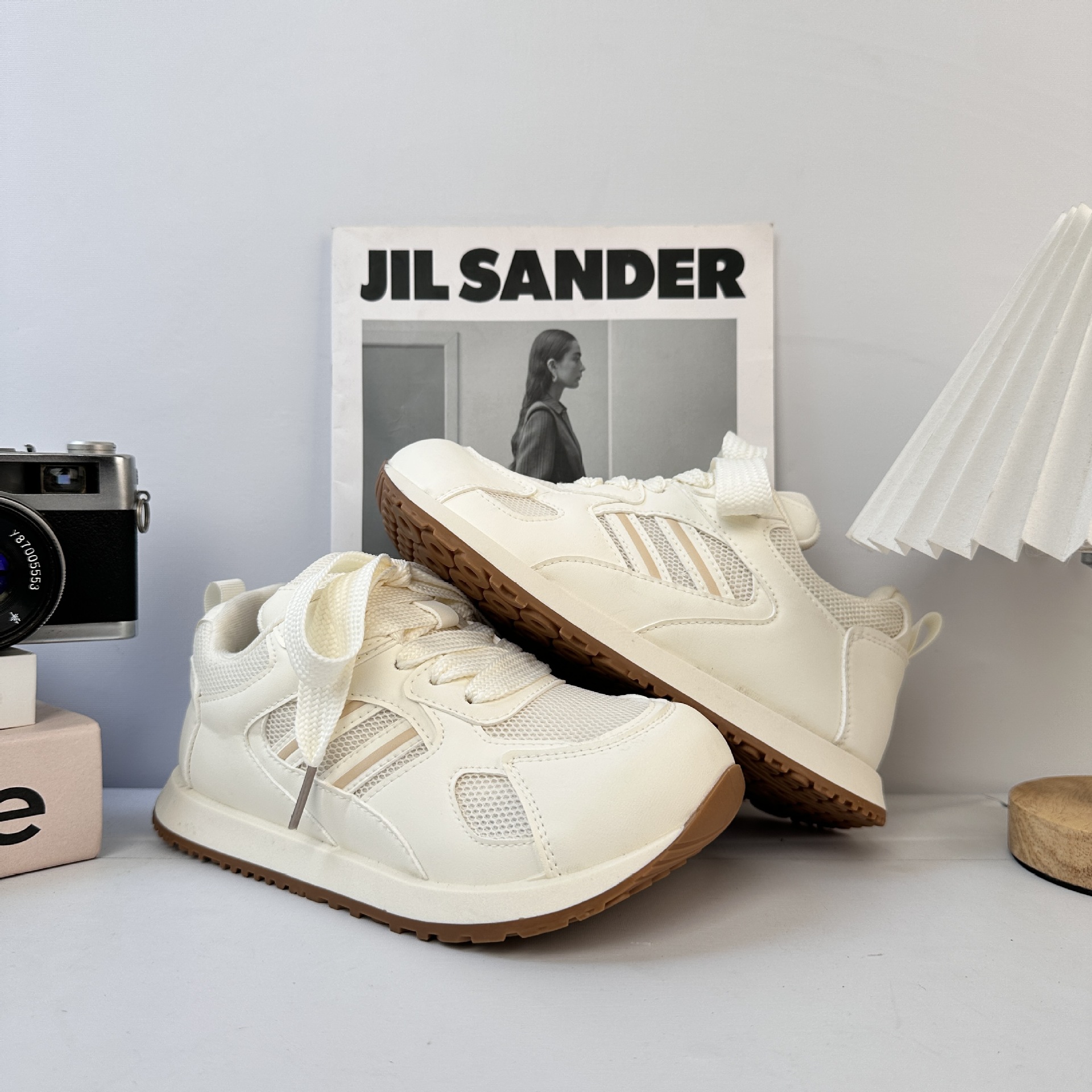 YuanWa simple y versátil zapatos blancos para mujeres 2025 nuevos zapatos casuales de estudiantes zapatos deportivos chic versátiles