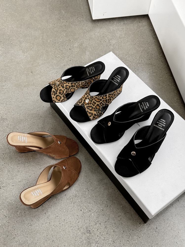 Sandal nữ da cừu hở mũi quai chéo gót xuồng 5 cm — màu nâu, Trang chủ, màu đen chi tiết 11