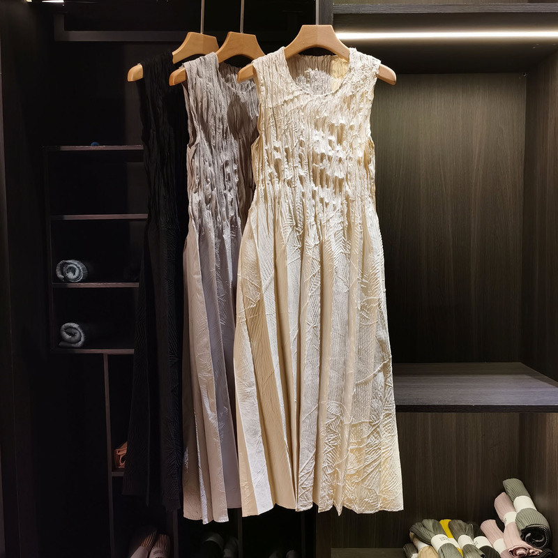 High-End Japanese-Style New Sleeveless Round-Neck Dress, Fashionable and Simple, Slimming and Fluffy, Solid Color A-Line Long Dress for Women