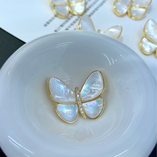 Butterfly Brooch That Emerges from the Cocoon and Is Worn by Huawei Princess Chang as a Classic