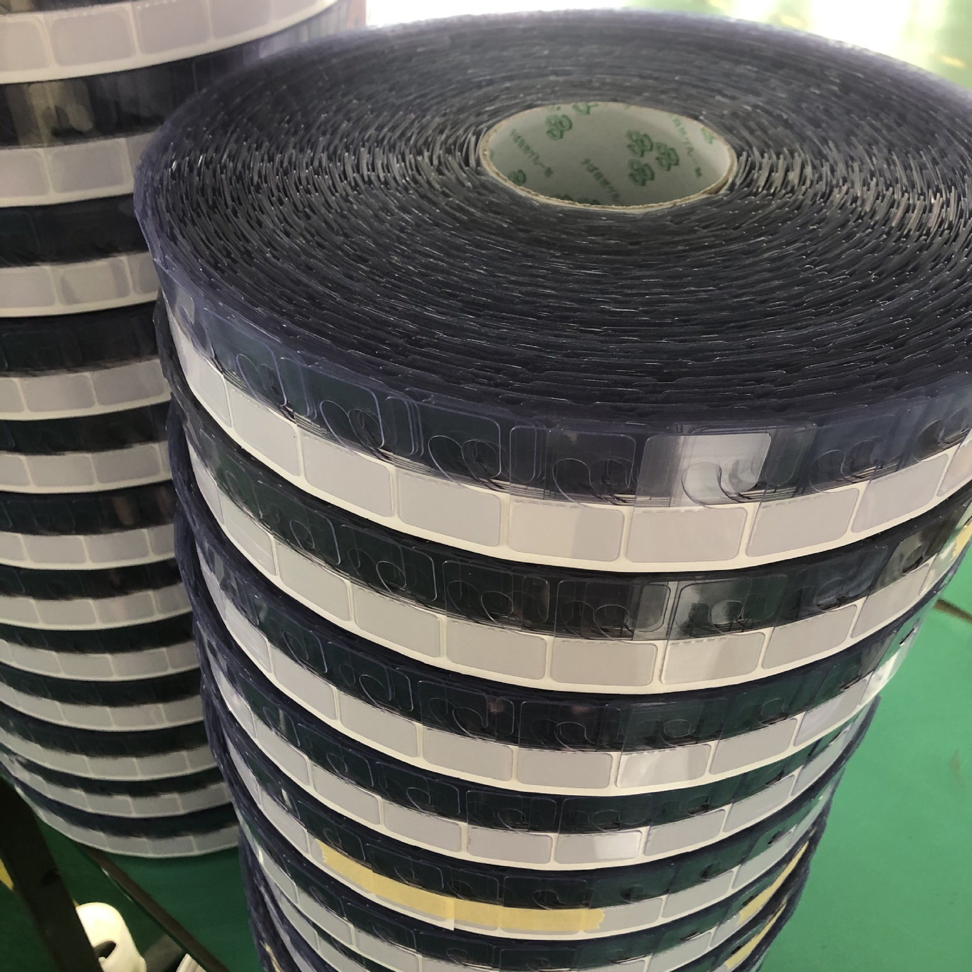 厂家直销 PVC自粘 PET粘胶 PVC飞机孔 三角形-透明挂钩