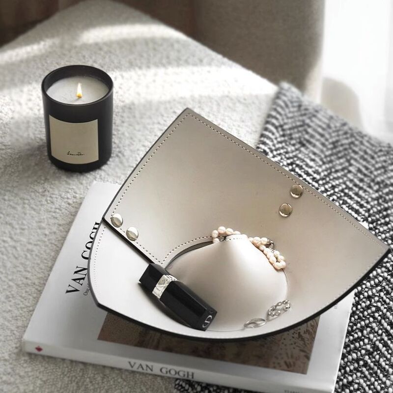 現代の軽豪華なデスクトップアクセサリー収納盤皮質収納ケース入門玄関鍵収納置物アクセサリーケース|undefined