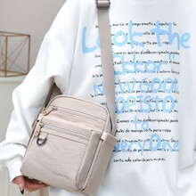 日常外出女士斜挎包大容量多分层收纳休闲简约女包手提便携单肩包