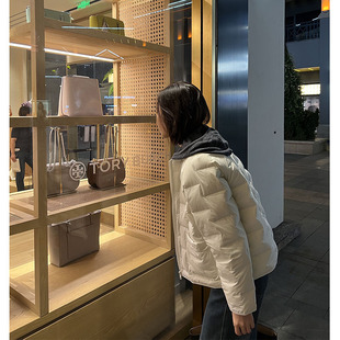 Simple and versatile! 3D seamless integrated lightweight warm 90 white duck down stand collar small loose down jacket female winter