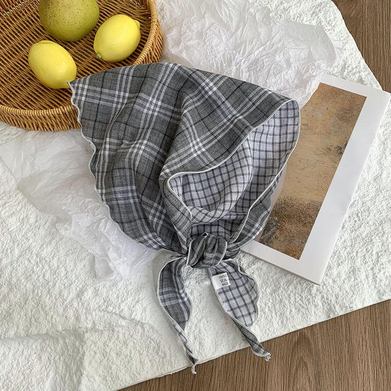 Pañuelo en la cabeza Pañuelo triangular a cuadros de todo fósforo de moda pastoral femenina de verano Pañuelo pequeño simple Pañuelo de seda fino retro de moda Cinturón para el cabello