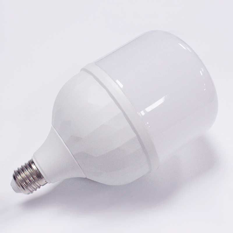Zhongshan fábrica de aluminio de plástico super brillante lámpara de bombilla de alto brillo iluminación doméstica tornillo roscado esfera led bombilla de ahorro de energía