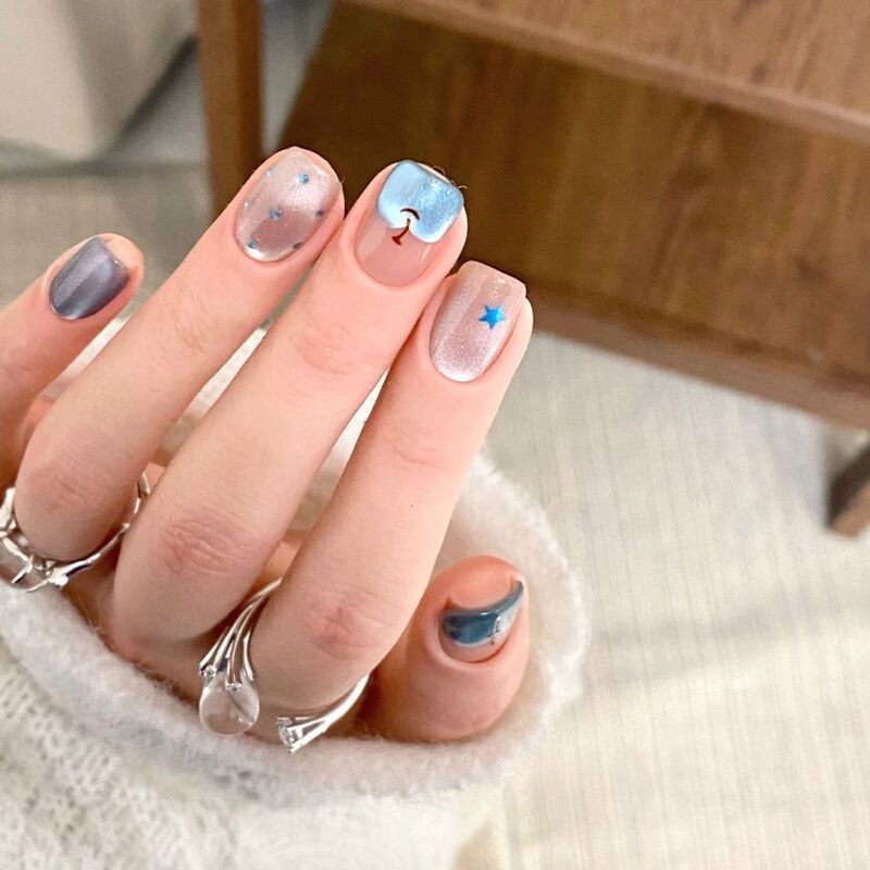 Short square clear fake nails with cute star and animal designs, wholesale from the source factory, cute patterns Short square clear fake nails with cute star and animal designs, wholesale from the source factory, cute patterns