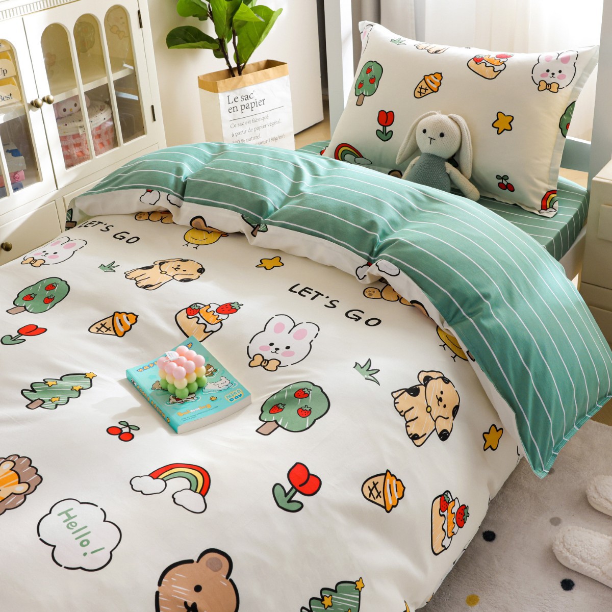 Dormitorio de estudiantes Cama de algodón de tres piezas Cama individual de algodón Funda de edredón Sábana de cama Juego de cuatro piezas Dibujos animados para niños