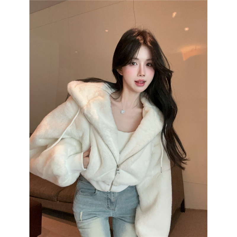 糖糖~慵懒感仿貂毛连帽加厚短外套软糯小个子修身灯笼袖