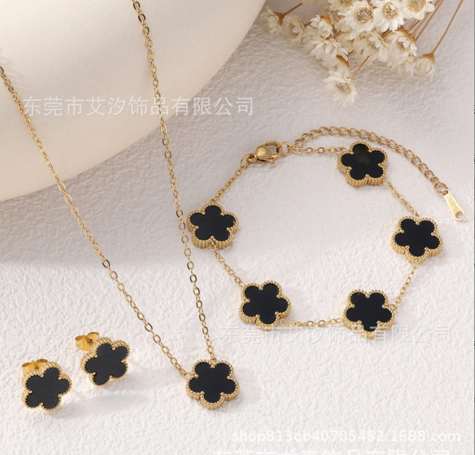 블랙 쓰리피스 슈트