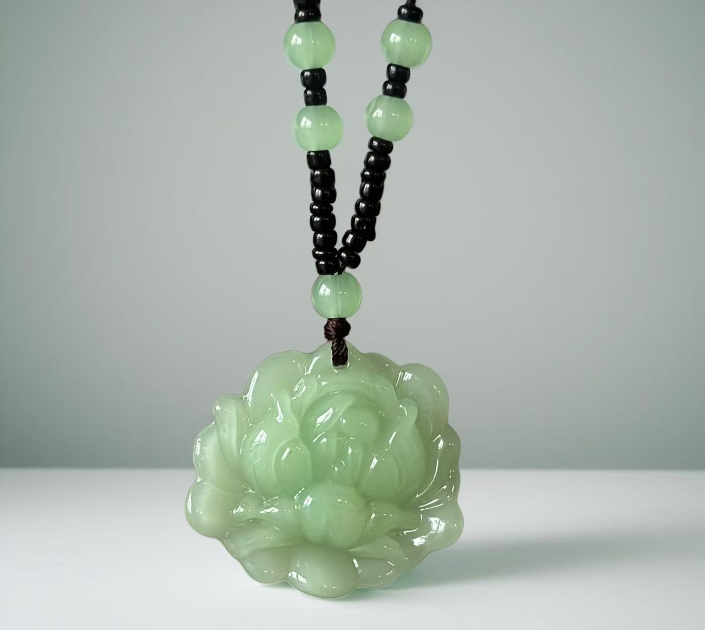 Blooming rich light green + chain
