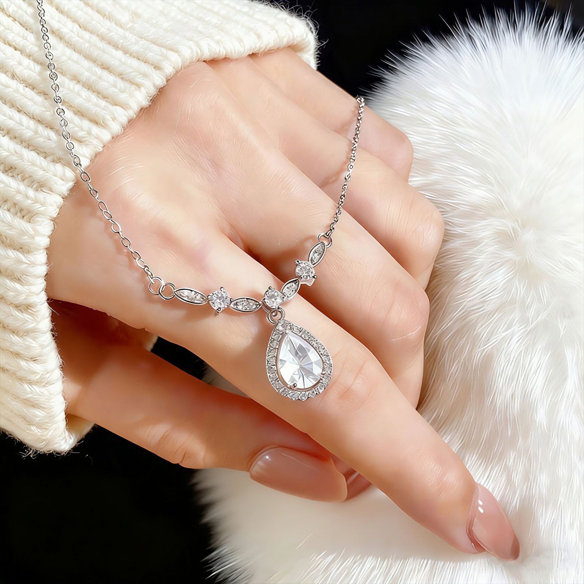 Tears of an Angel Sparkling White Zircon Water Drop Moissanite Pendant Necklace for Women Blue Diamond Versatile Clavicle Chain Wholesale from Manufacturer