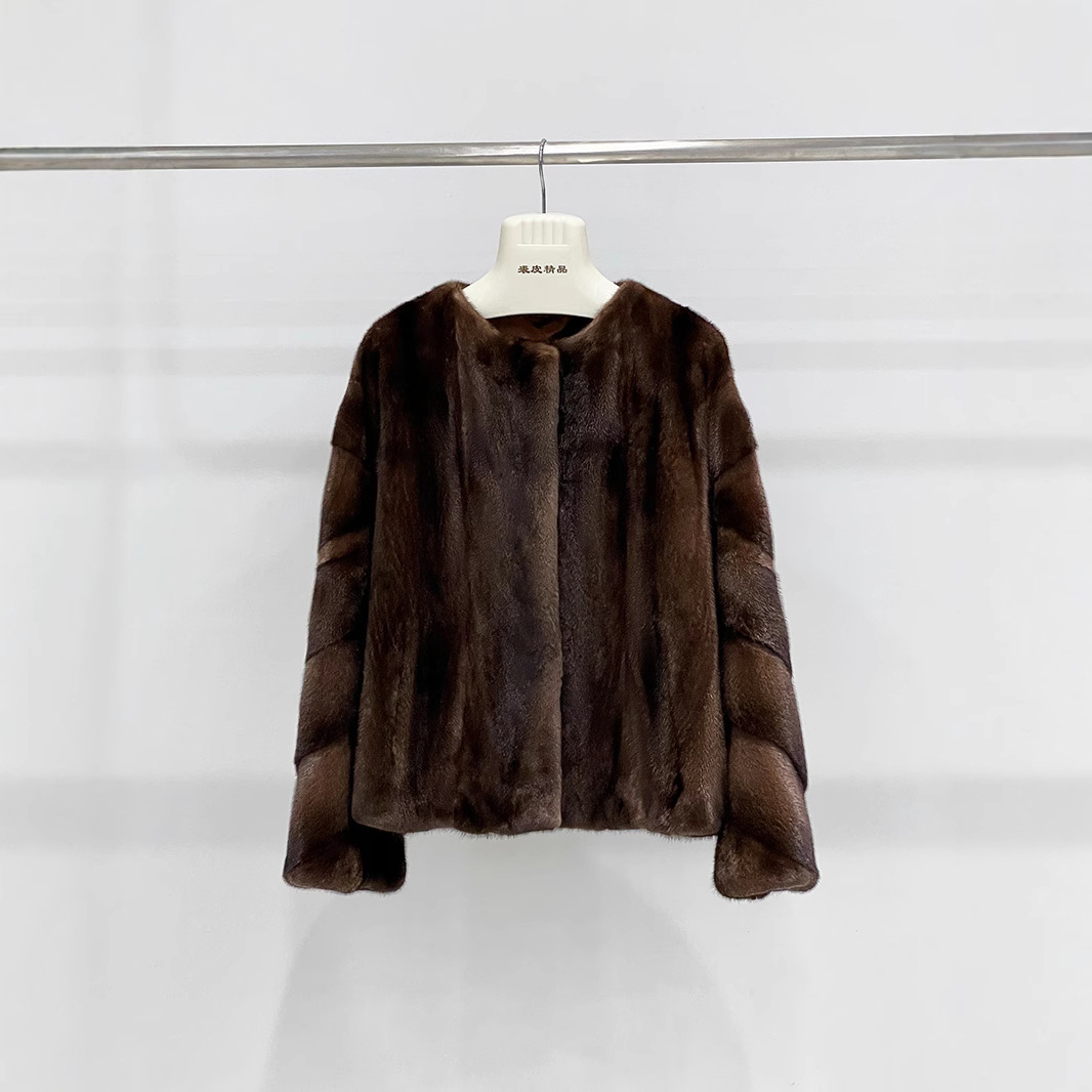 新款进口天鹅绒短二级小母貂整貂貂皮大衣女圆领短款皮草外套时尚