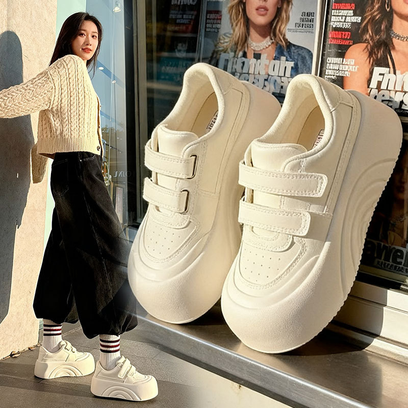 Scarpe da donna di alta gamma con suola spessa, modello nuvola bianca, nuove, primavera/autunno 2025, con velcro, alluce, stile brutto, tipo pane_voghion.com