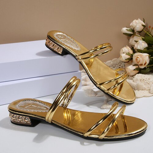 Wear high-end sandals for women in summer, new Korean style all-matching fashionable women's low-heeled large-size rhinestones sandals