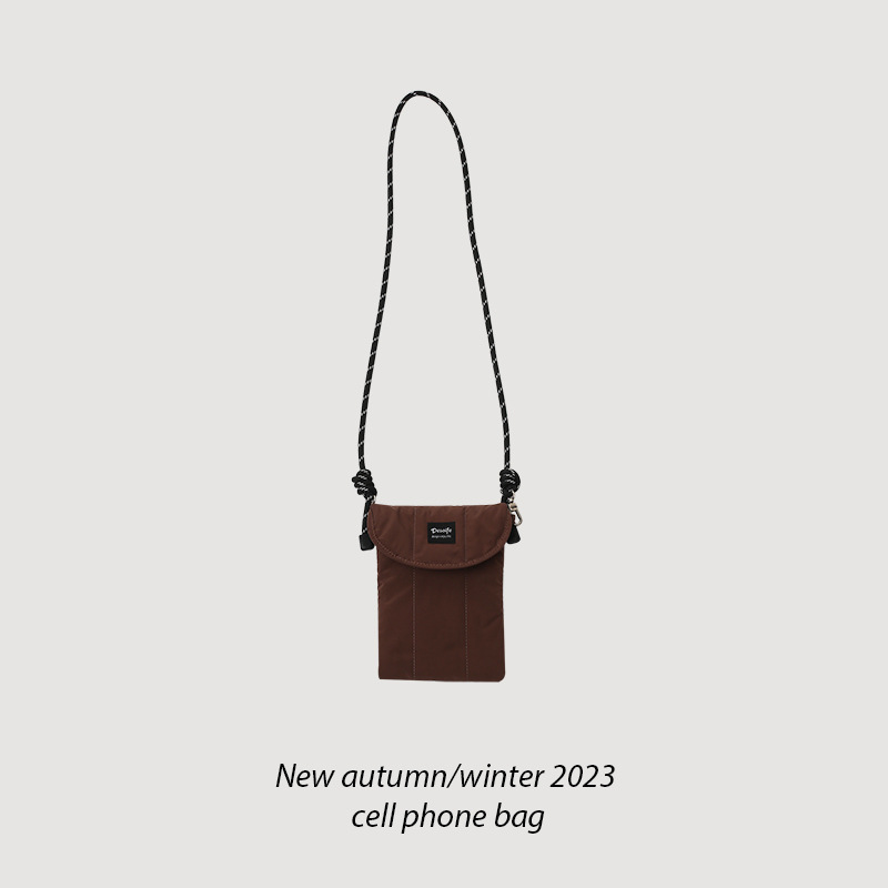 Acolchado pequeño bolso de hombro nicho de alta calidad ligero teléfono móvil pequeño bolso de las mujeres pequeño bolso para caminar crossbody embalaje teléfono móvil